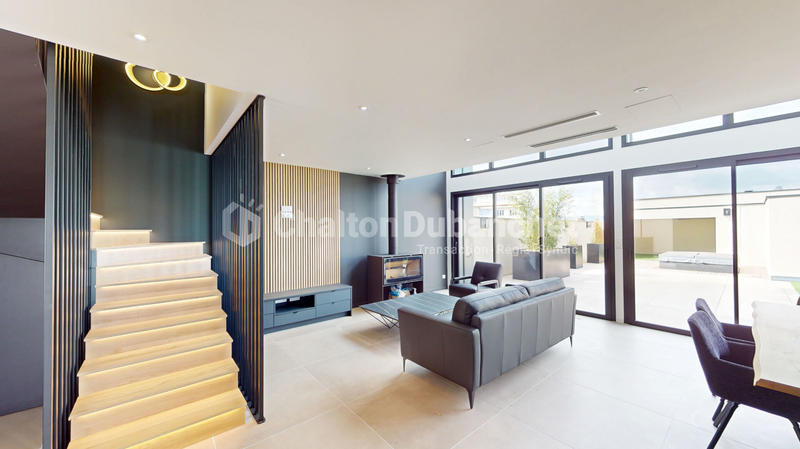 Maison - 121 m² - 7 pièces