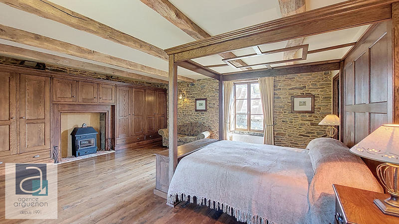 Maison - 342 m² - 7 pièces