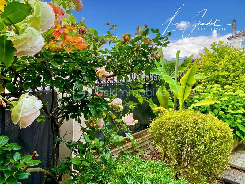 Maison traditionnelle - 170 m² - 6 pièces