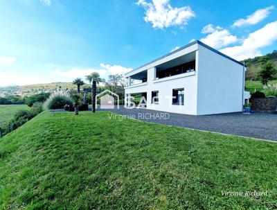 Maison - 170 m² - 7 pièces