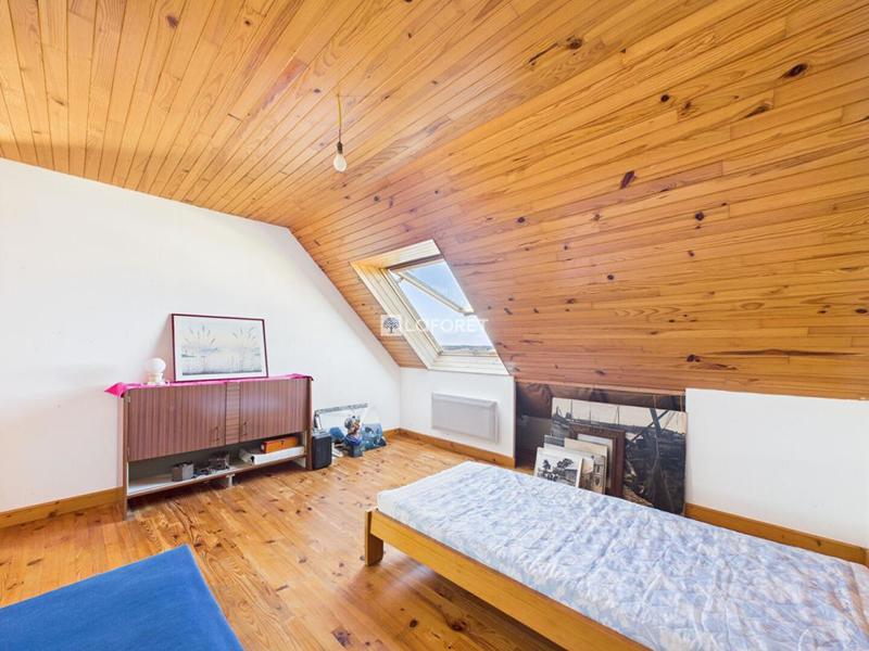 Maison traditionnelle - 224 m² - 9 pièces