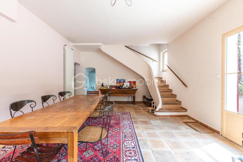 Maison - 265 m² - 10 pièces