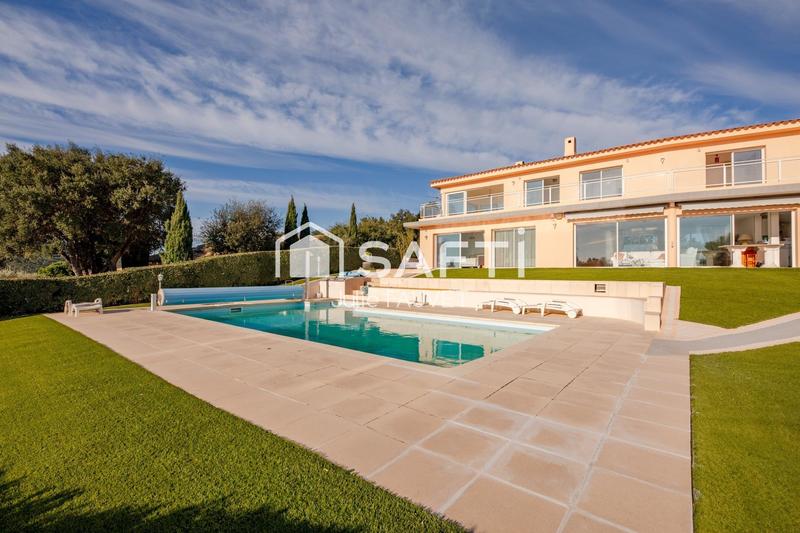 Villa - 250 m² - 9 pièces