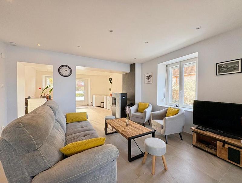 Maison - 233 m² - 8 pièces