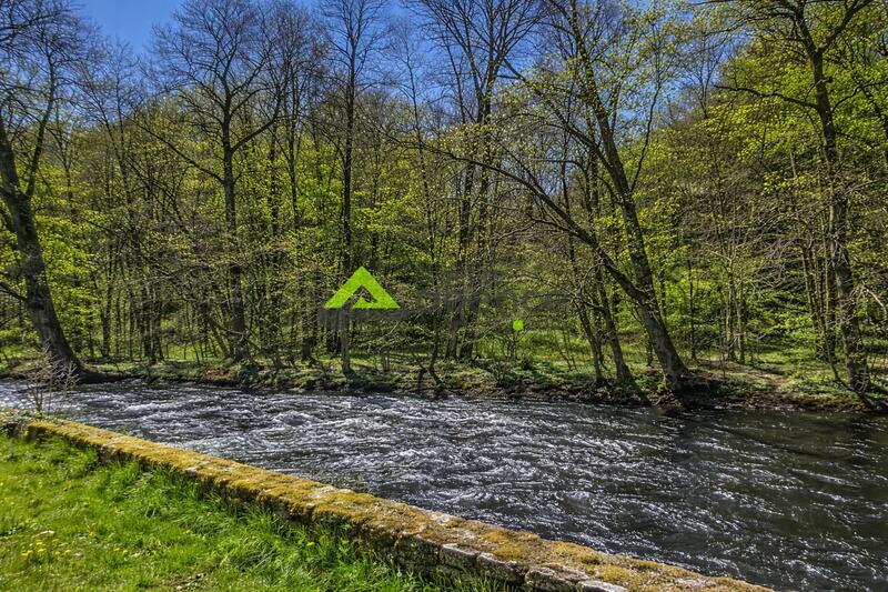 Maison - 330 m² - 13 pièces