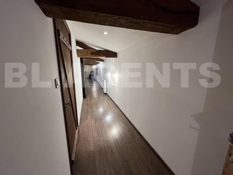 Maison - 270 m² - 10 pièces