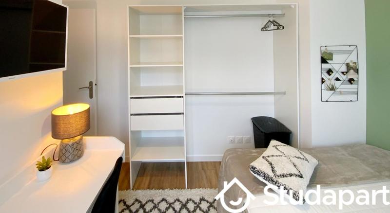 Chambre - 9 m² - 1 pièce