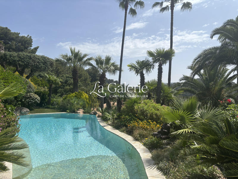 Villa - 360 m² - 9 pièces