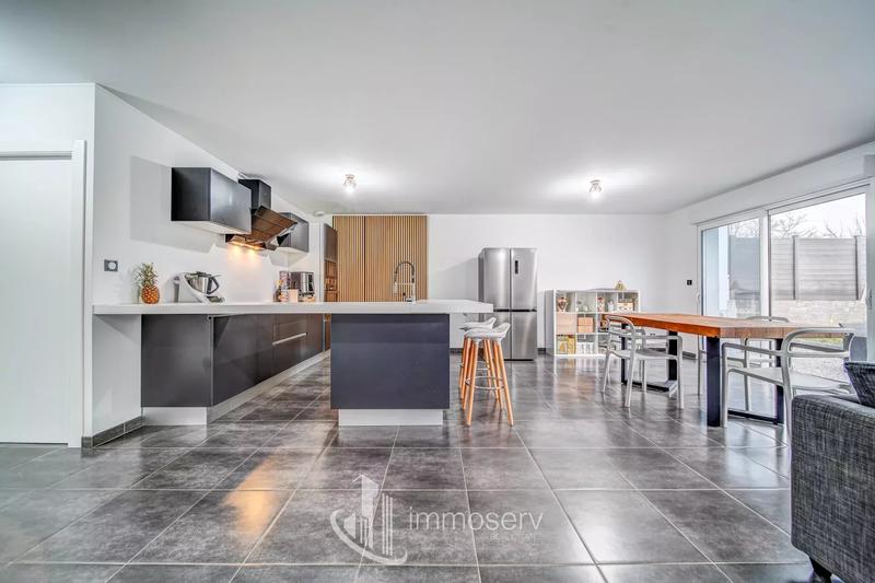 Maison - 106 m² - 6 pièces