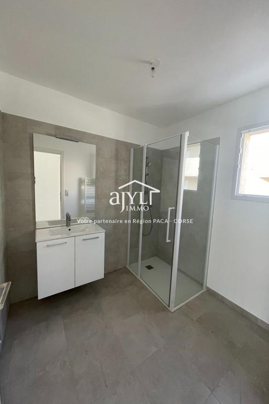 Appartement - 94 m² - 4 pièces