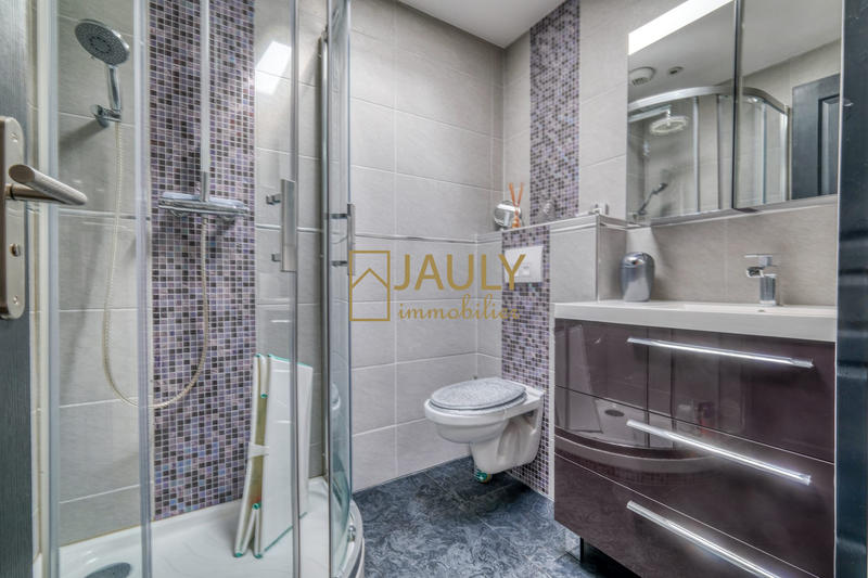 Maison contemporaine - 328 m² - 8 pièces