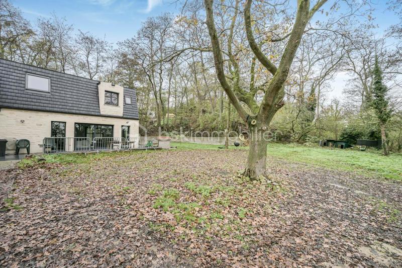 Villa - 185 m² - 10 pièces