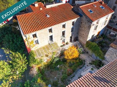 Maison de village - 233 m² - 9 pièces