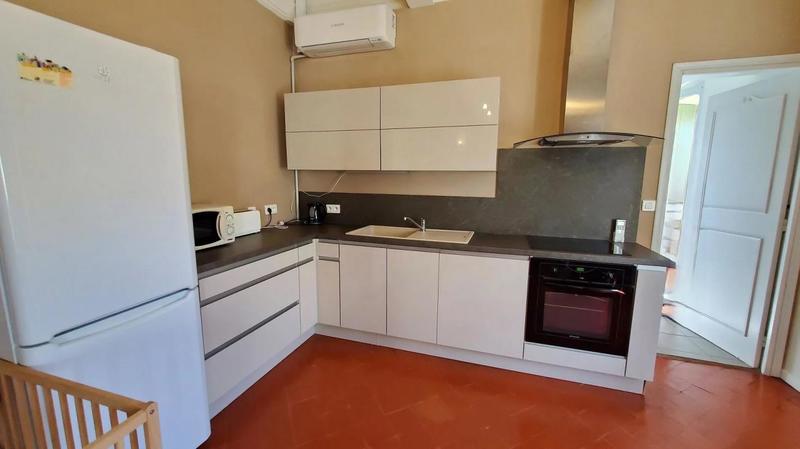 Propriété - 430 m² - 18 pièces