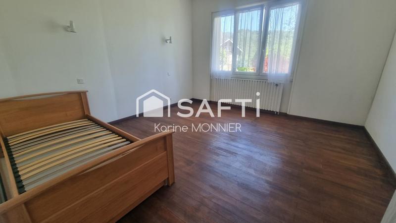 Maison - 204 m² - 9 pièces