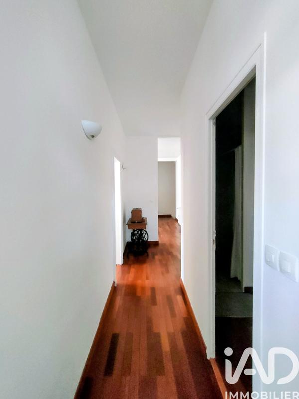 Maison - 285 m² - 9 pièces