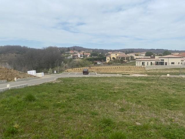 Terrain constructible - 689 m²