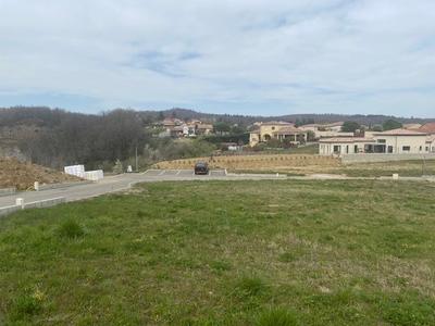 Terrain constructible - 689 m²