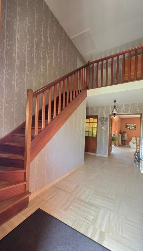 Maison - 203 m² - 6 pièces