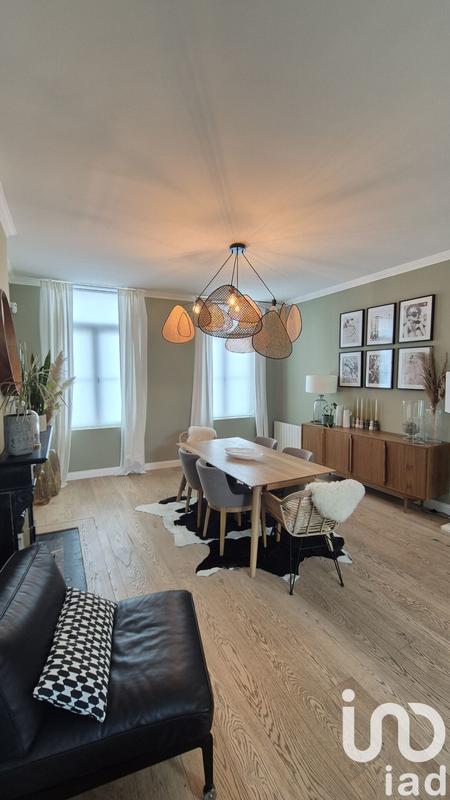 Maison - 253 m² - 9 pièces