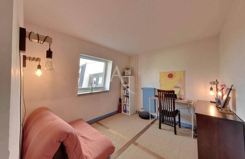 Appartement - 104 m² - 6 pièces