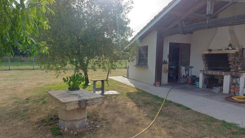 Maison - 1 149 m² - 6 pièces