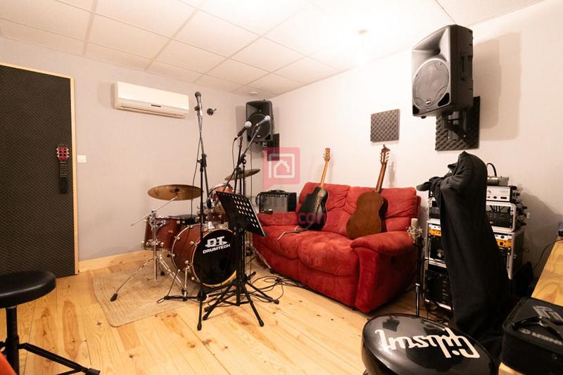 Maison - 104 m² - 7 pièces