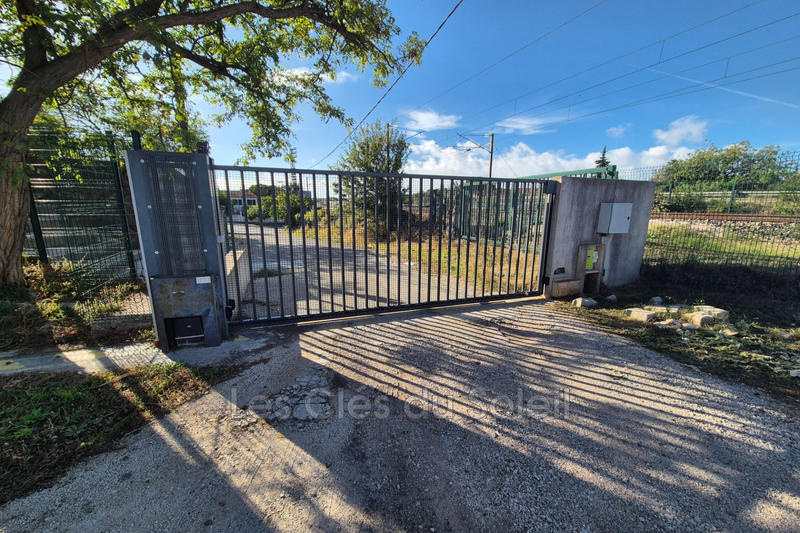 Parking / Garage - 550 m²