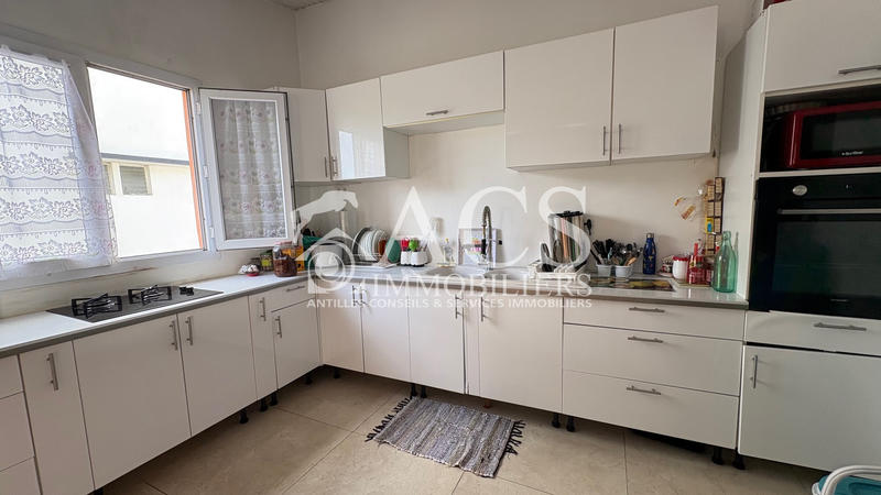 Maison - 200 m² - 7 pièces