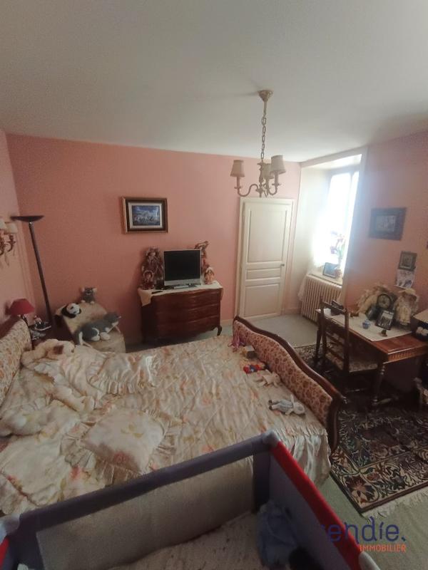 Maison - 180 m² - 7 pièces