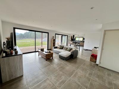 Villa - 168 m² - 5 pièces