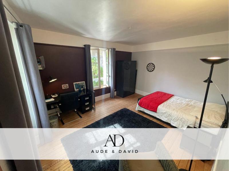 Maison - 229 m² - 10 pièces