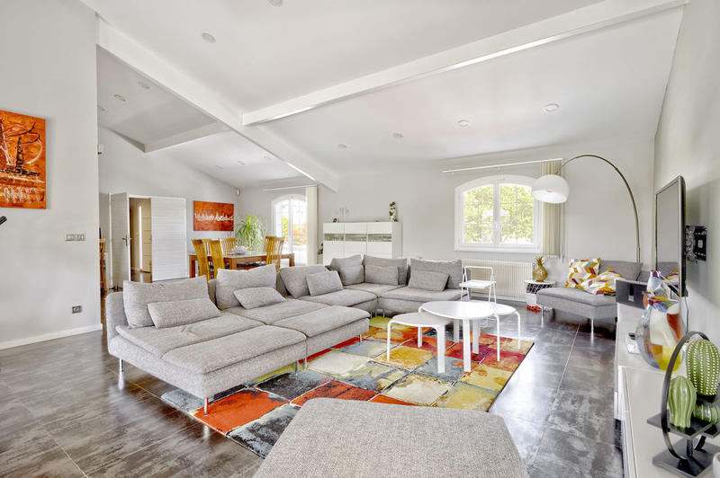 Maison - 260 m² - 8 pièces