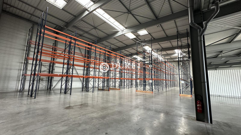 Local d'activités - 1 100 m²