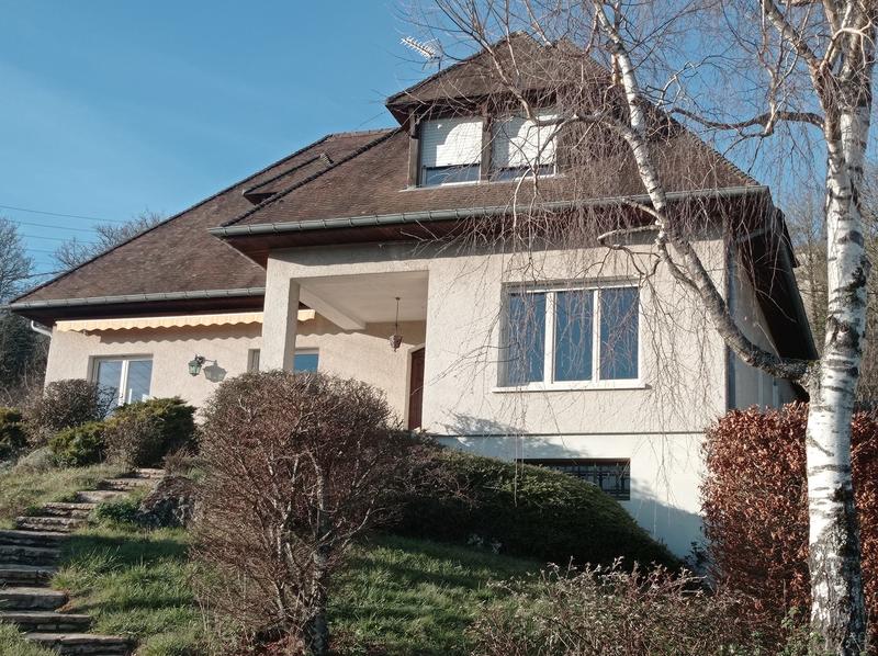 Maison traditionnelle - 228 m² - 7 pièces