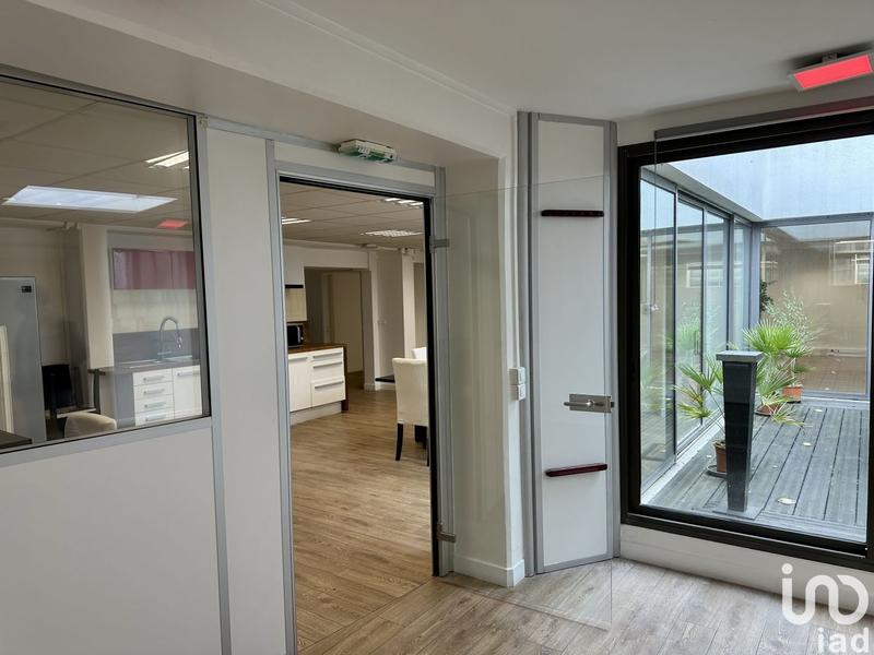 Bureau - 326 m² - 1 pièce