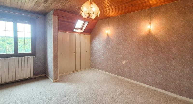 Maison traditionnelle - 180 m² - 8 pièces