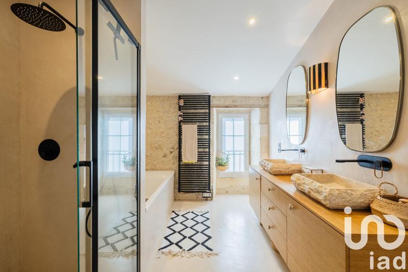 Maison - 300 m² - 7 pièces