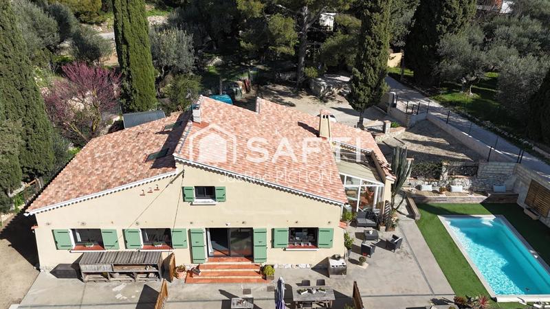 Maison - 160 m² - 5 pièces