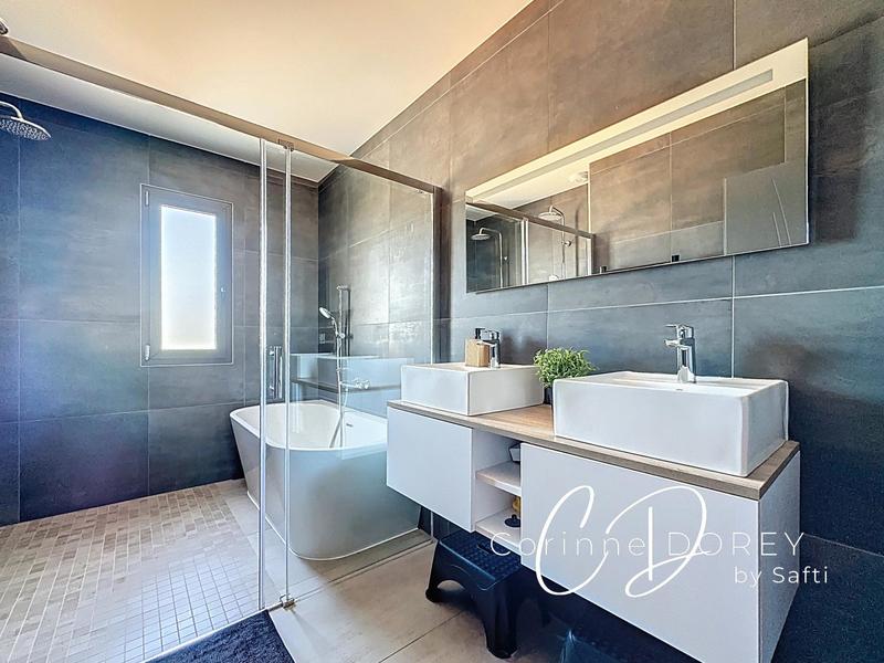 Maison - 148 m² - 5 pièces