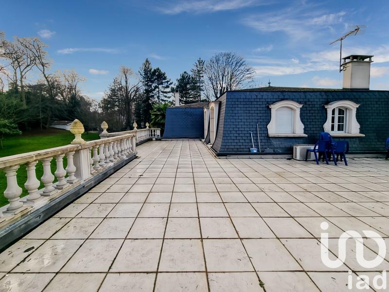 Maison - 230 m² - 9 pièces