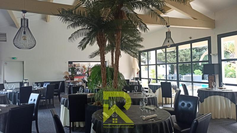 Propriété - 211 m² - 6 pièces