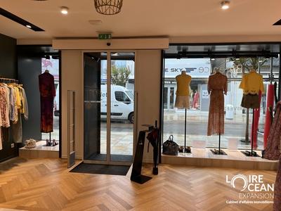 Fonds de commerce - Local commercial - 90 m²