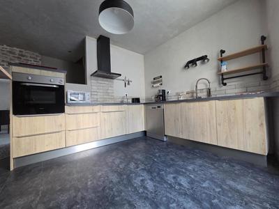 Maison - 185 m² - 6 pièces