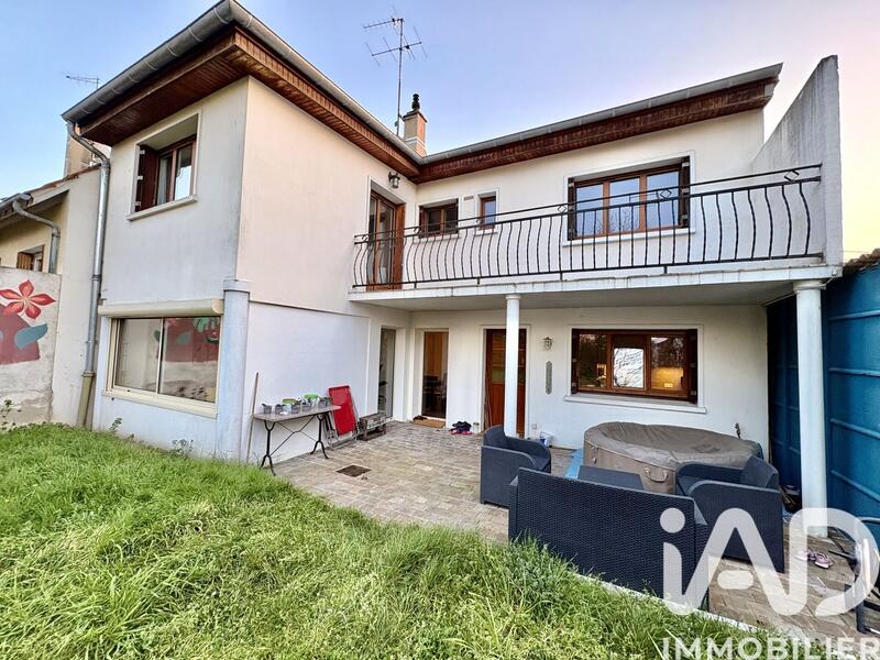 Maison - 136 m² - 7 pièces