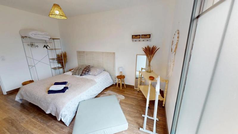 Propriété - 190 m² - 8 pièces