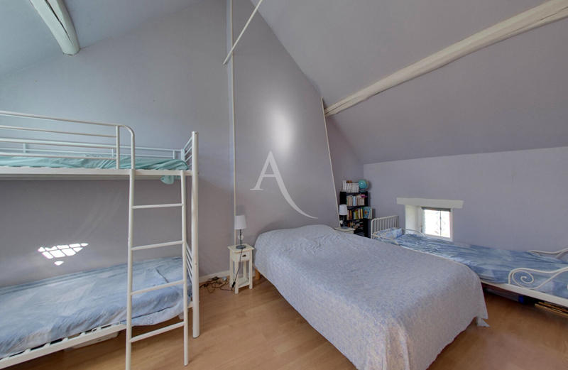 Maison - 218 m² - 6 pièces