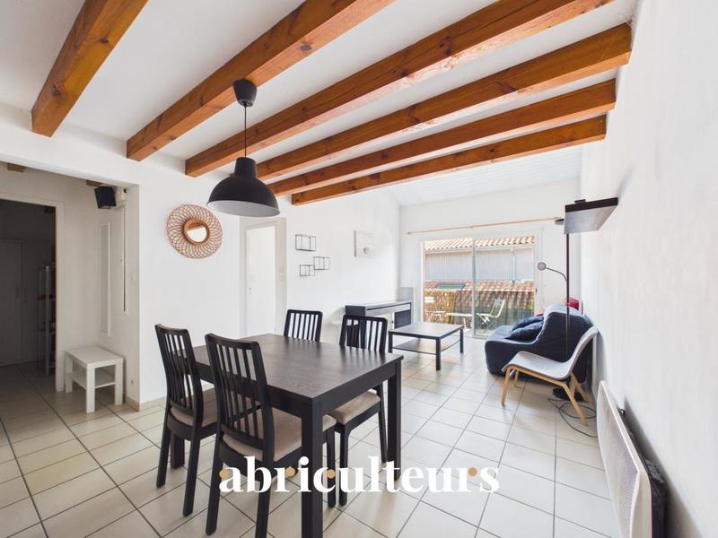 Appartement ancien - 75 m² - 3 pièces