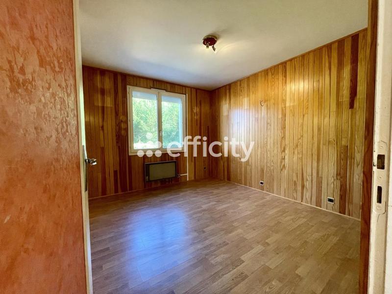 Maison - 228 m² - 9 pièces