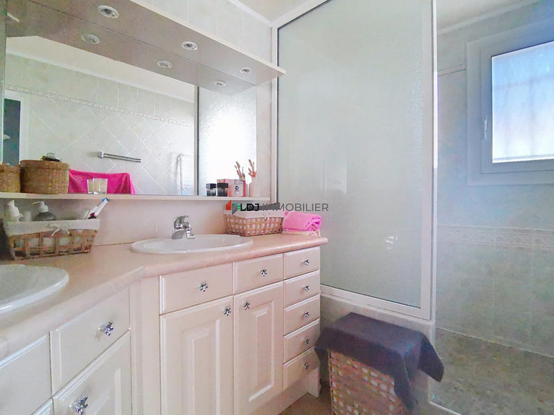 Maison traditionnelle - 125 m² - 6 pièces